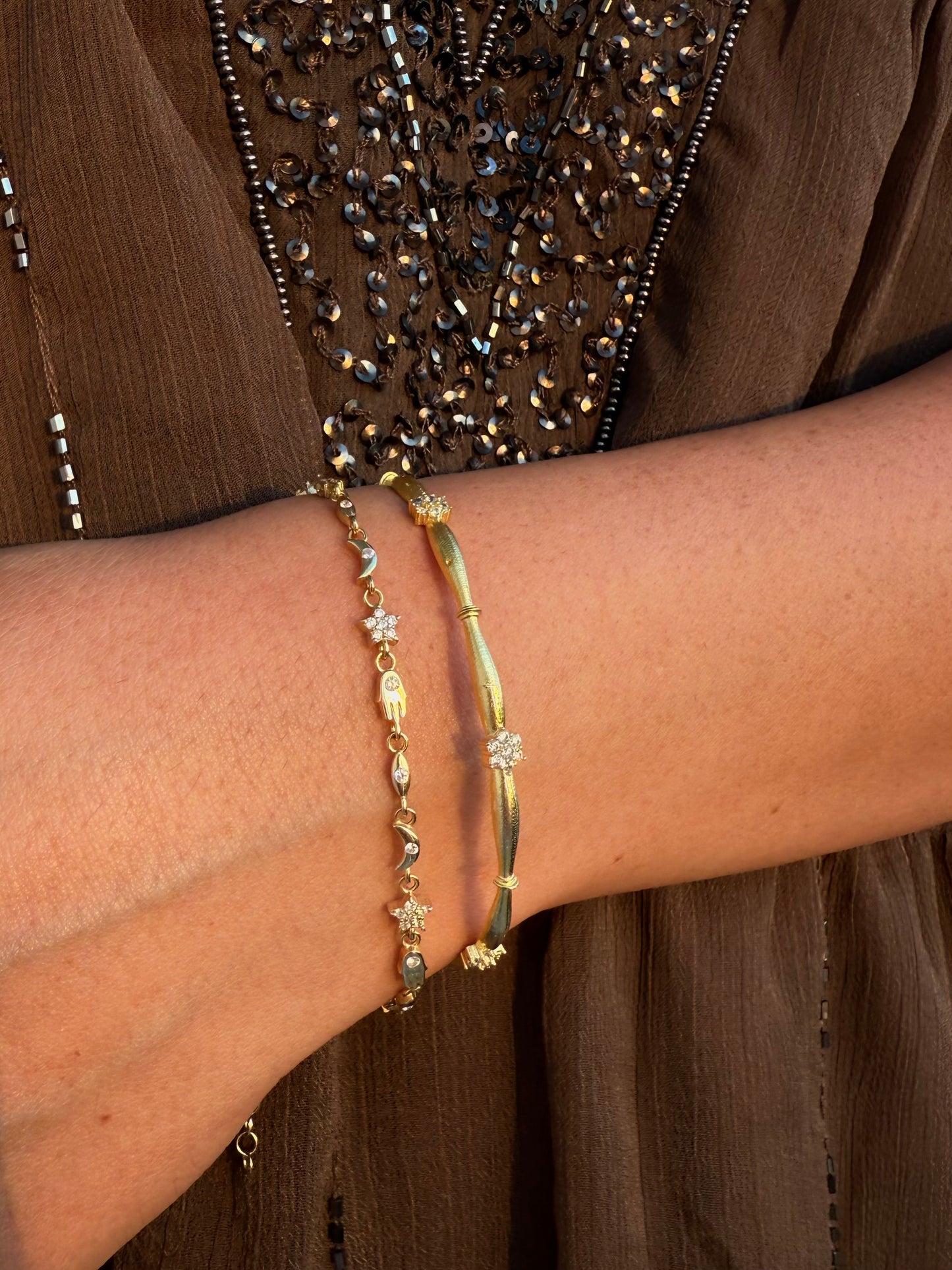 925 Gümüş | Çiçek Detaylı Taşlı İnce Kelepçe Bileklik