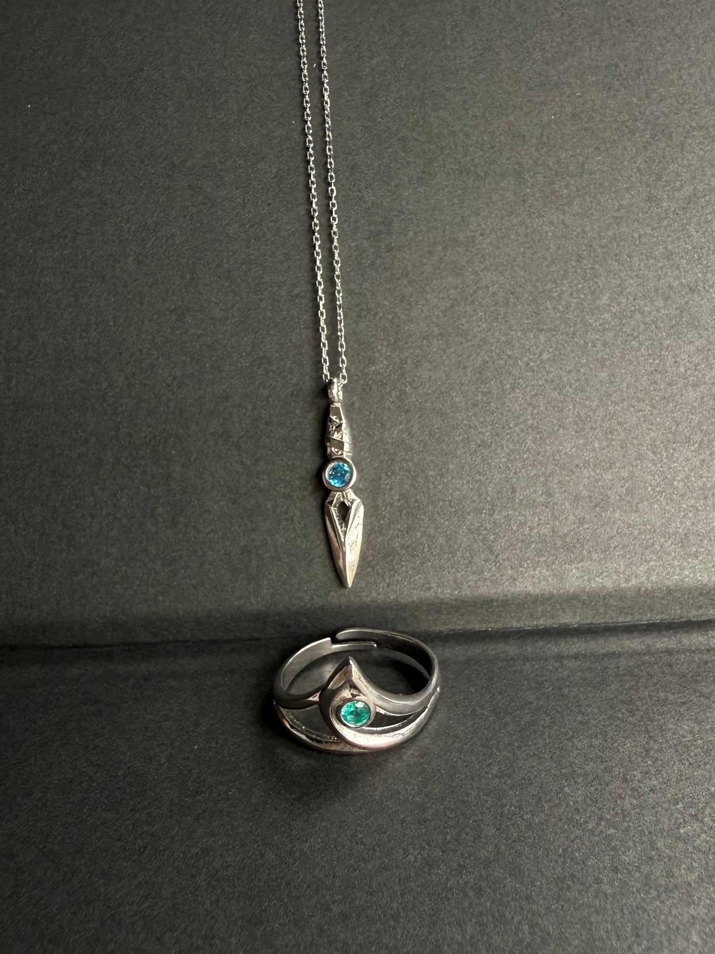 925 Gümüş | Sage Valorant Ayarlanabilir Yüzük ve Jett Bıçak Kolye Seti